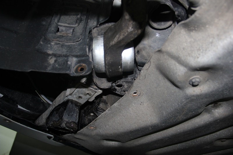 Ремонт и замена задних плавающих сайлентблоков БМВ