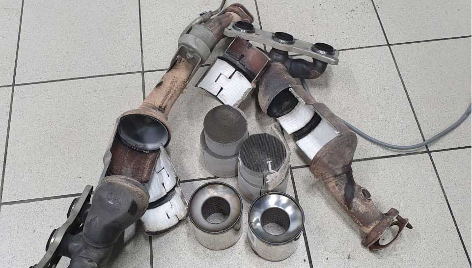 Удаление катализатора BMW в Москве