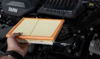 Замена воздушного фильтра двигателя BMW