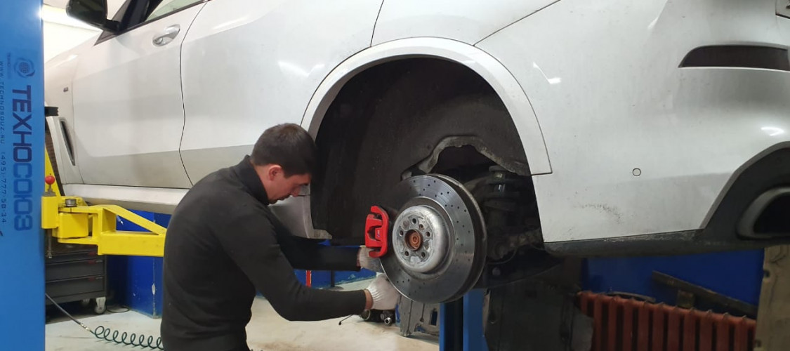 Замена задних колодок BMW Х5 G05